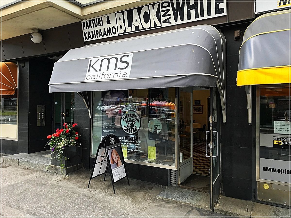 Coiffeur Black and White